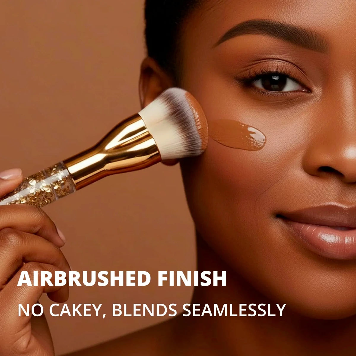 Foundation Brush Heart Gold - Lamora Beauty